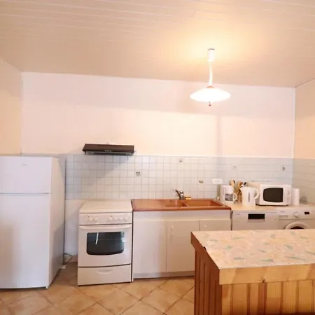 Chaleureux Avec Jardin, Proche De Salers, Activites Nature Et Sports D'hiver, Wi-fi Inclus - Fr-1-742-372