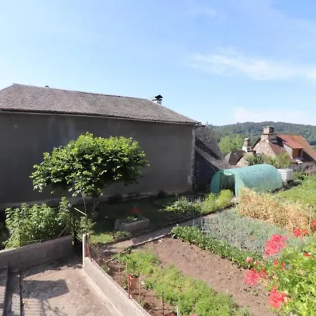 Σπίτι διακοπών Chaleureux Avec Jardin, Proche De Salers, Activites Nature Et Sports D'hiver, Wi-fi Inclus - Fr-1-742-372